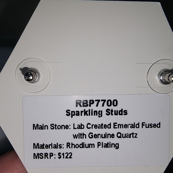 May 2024 emerald bomb party earrings - Picture 3 of 3